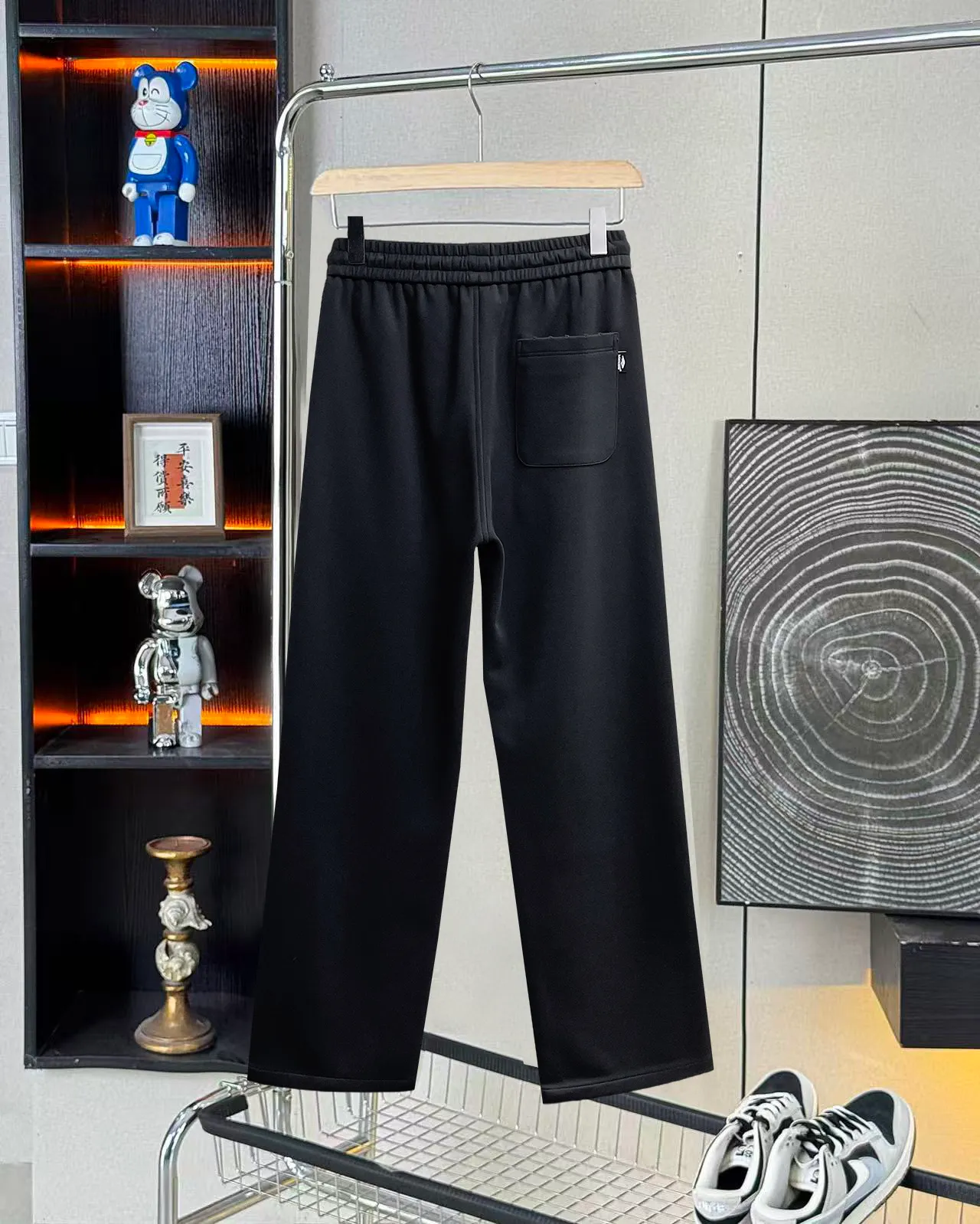 Balenciaga 🆕2026 Autumn and Winter New Arrival Casual Pants! The official website will be released simultaneously. Brand Classic LOGO casual pants, customized fabrics, excellent comfort and strong touch. Highly recognisable, perfect appearance and craftsmanship. Size:M-3XL